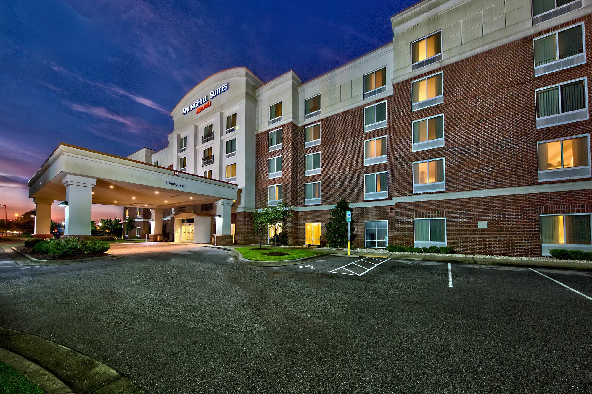 Springhill Suites By Marriott New Bern Exterior photo